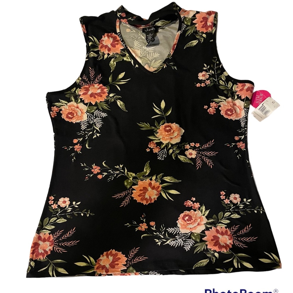 NWT Ladies 1X sleeveless floral top w/ neck cutout